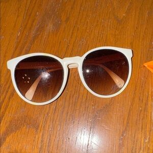 Stylish White Round Sunglasses gradient lens dezi Halloween theme pop art 70s